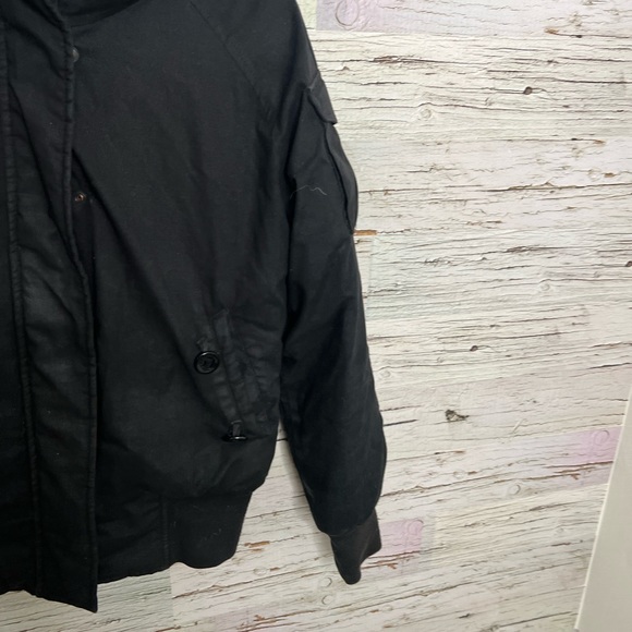 Aritzia community puffer black jacket size medium - Picture 3 of 13